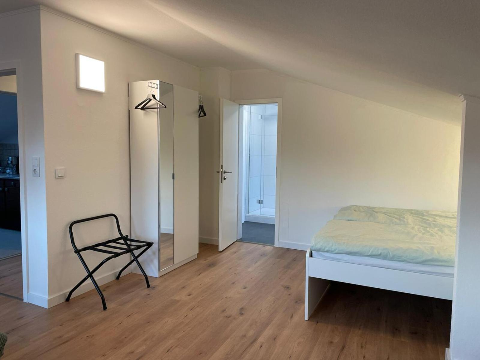 --Renoviert-- Ruhige 1-Zimmer Einliegerwohnung Mit Kueche Und Bad In Grossburgwedel Экстерьер фото